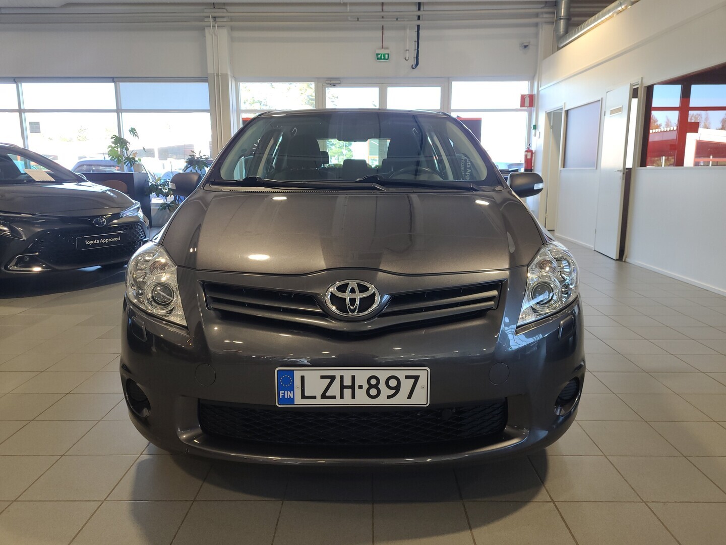 TOYOTA Auris 2011