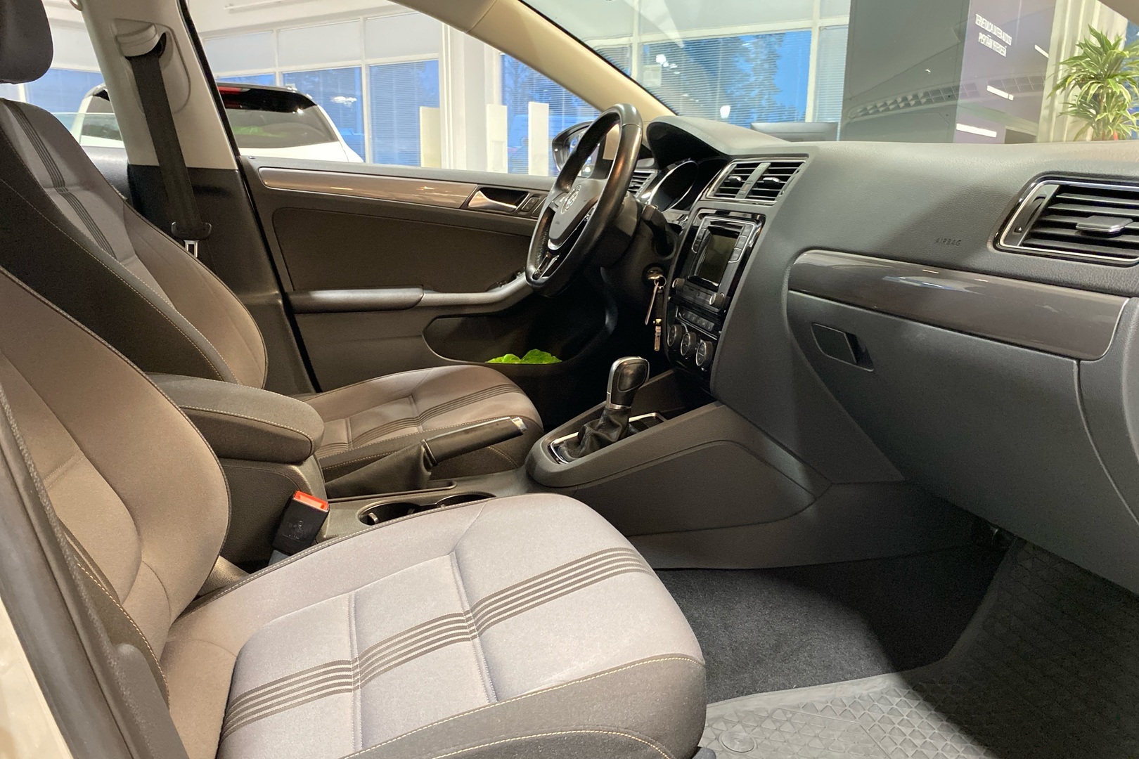 VOLKSWAGEN Jetta 2016