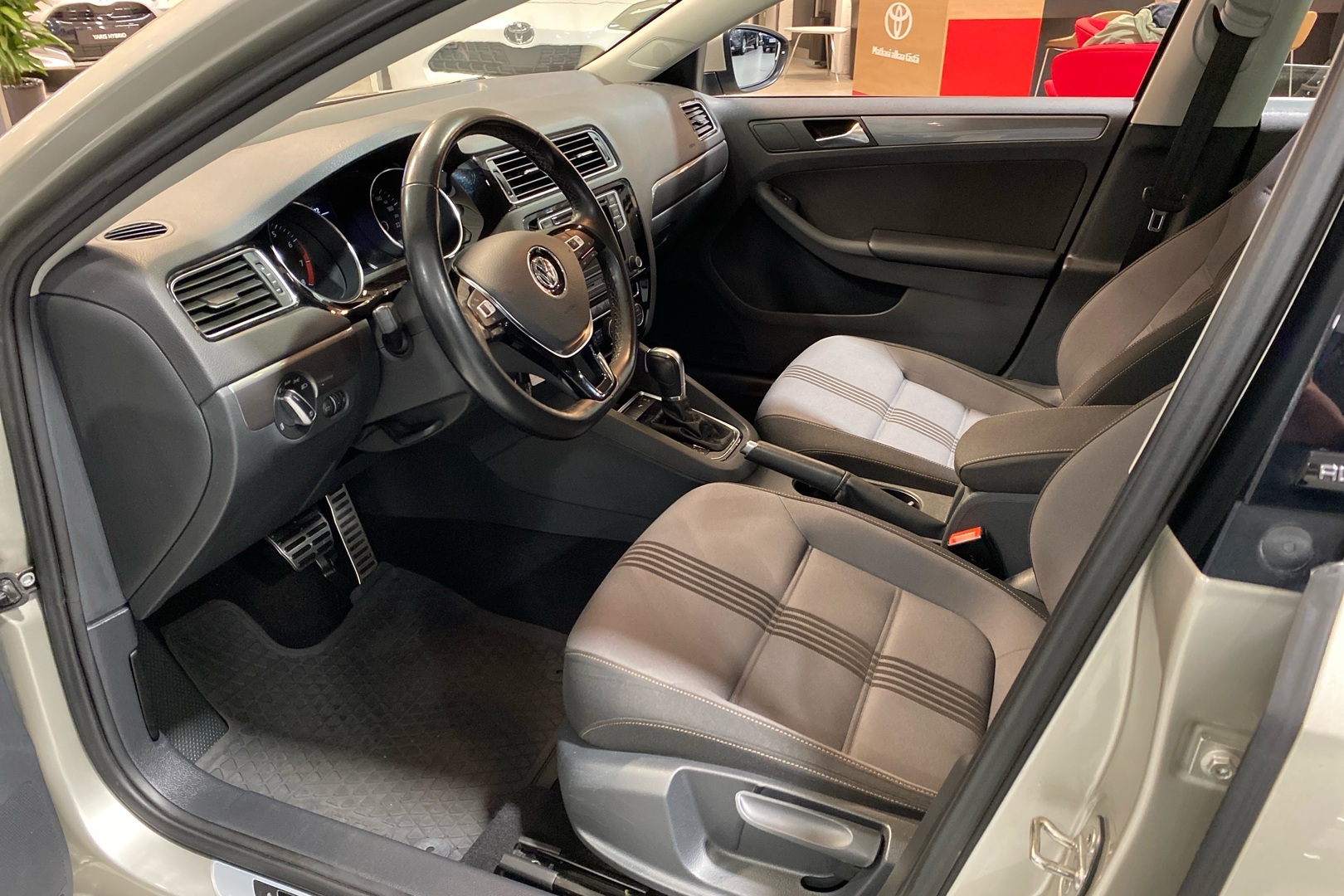 VOLKSWAGEN Jetta 2016