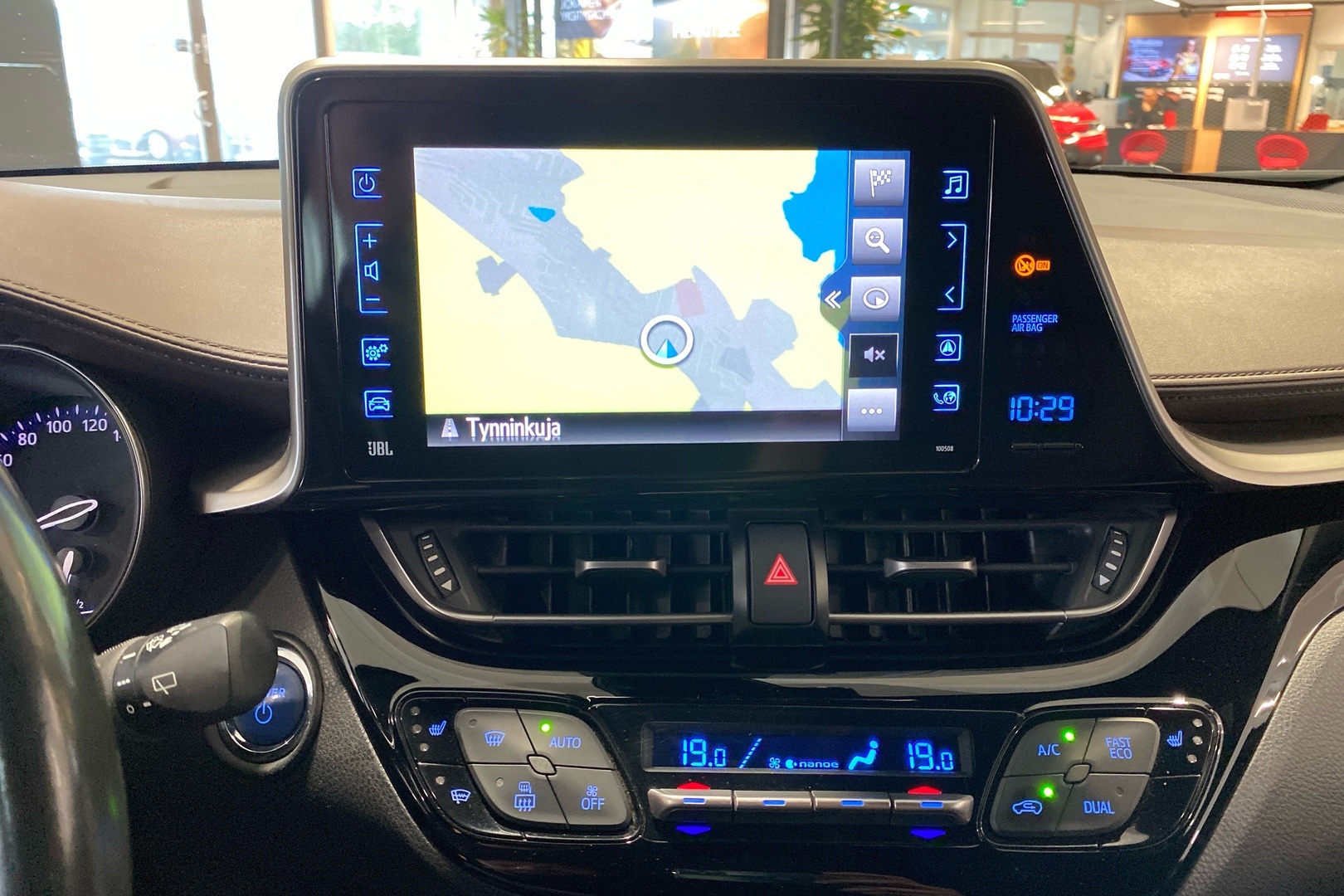 TOYOTA C-HR 2017