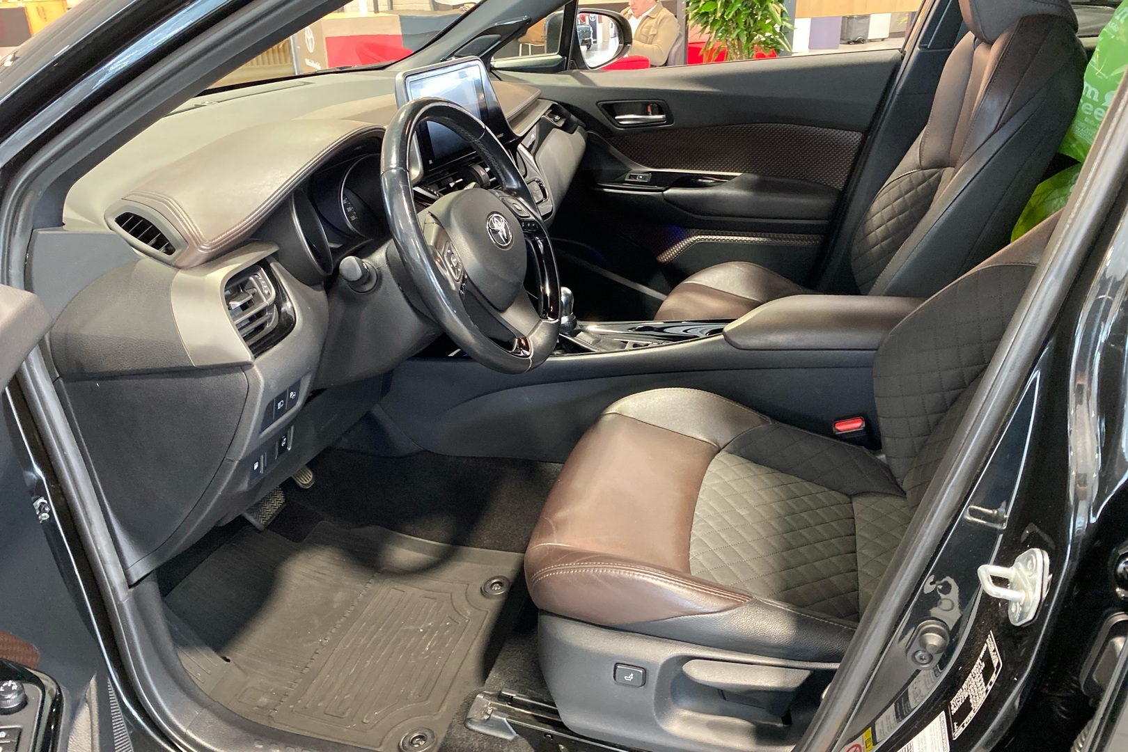 TOYOTA C-HR 2017