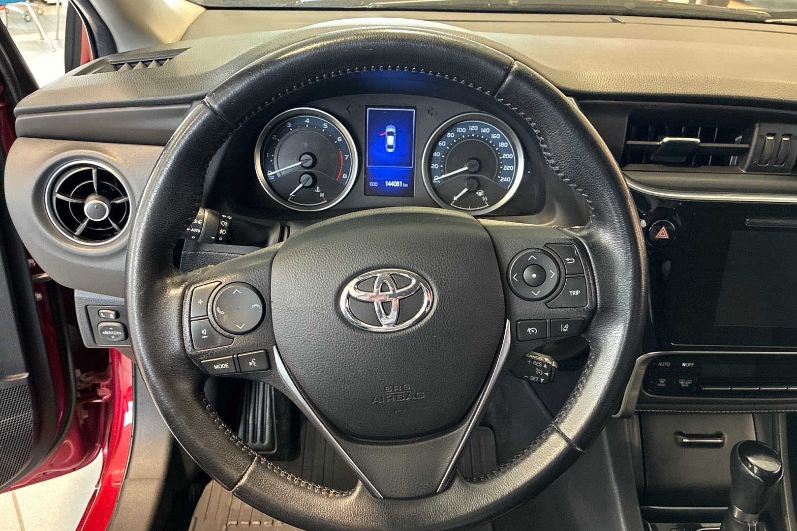 TOYOTA Corolla 2018