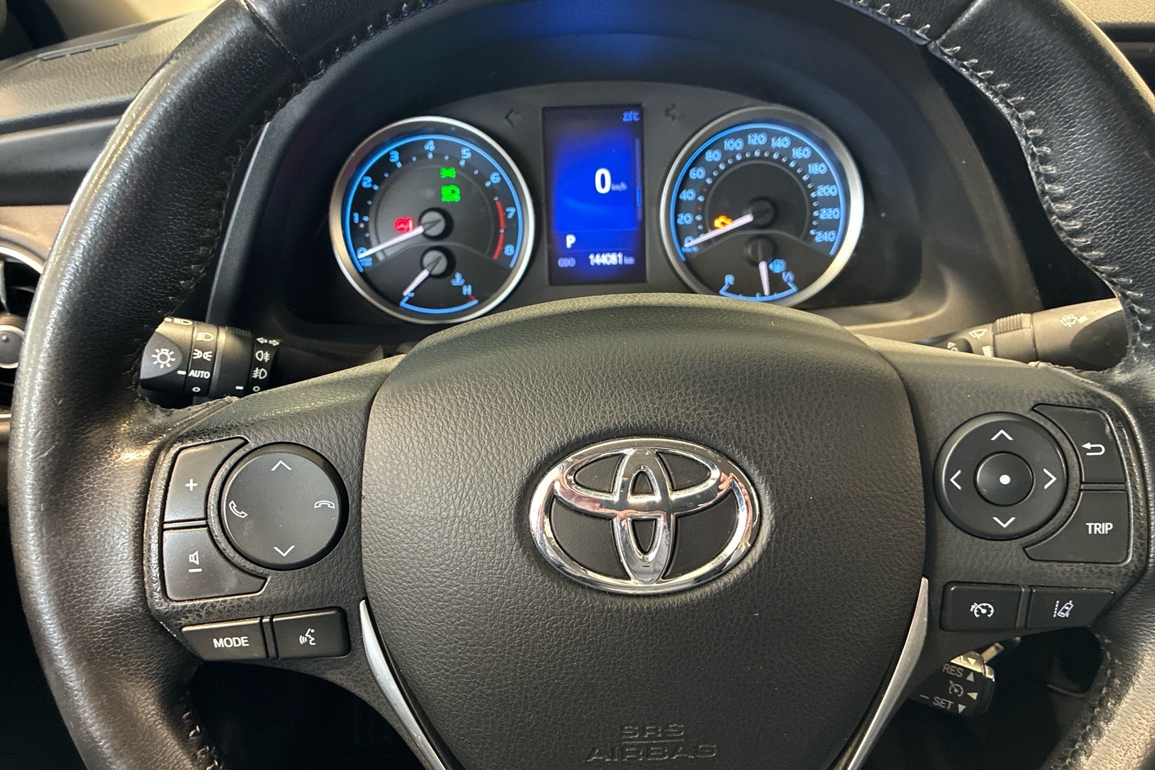 TOYOTA Corolla 2018
