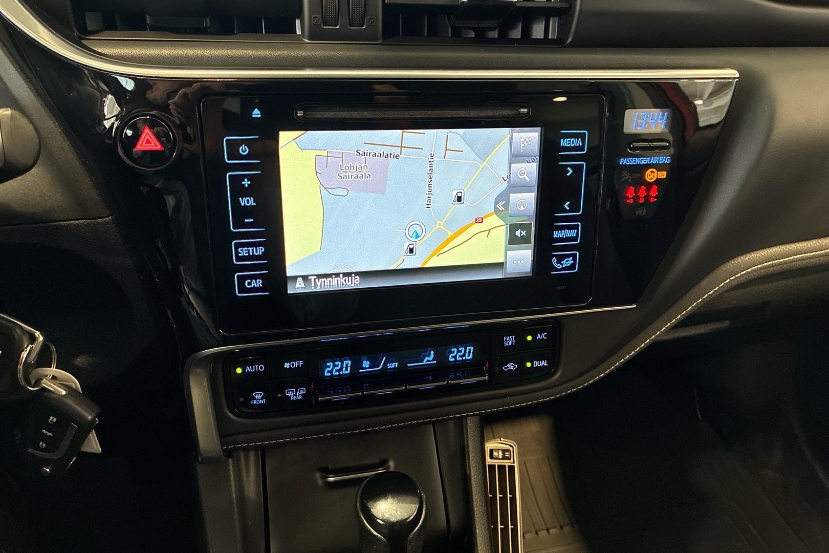 TOYOTA Corolla 2018