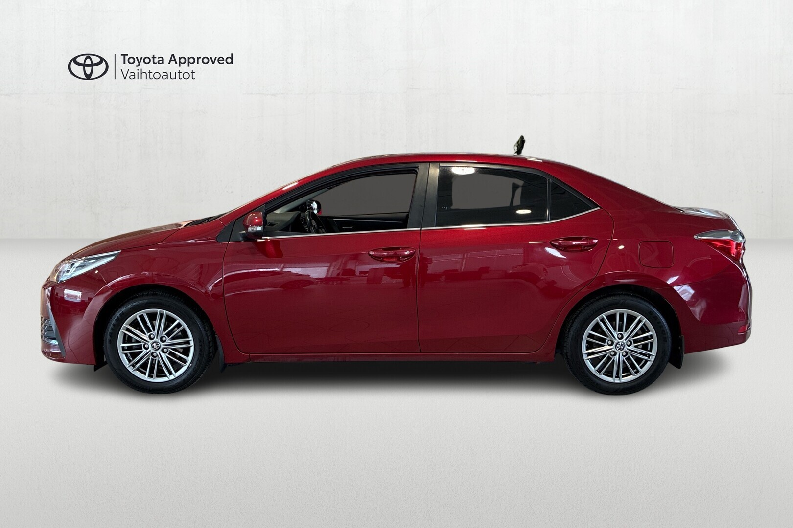 TOYOTA Corolla 2018