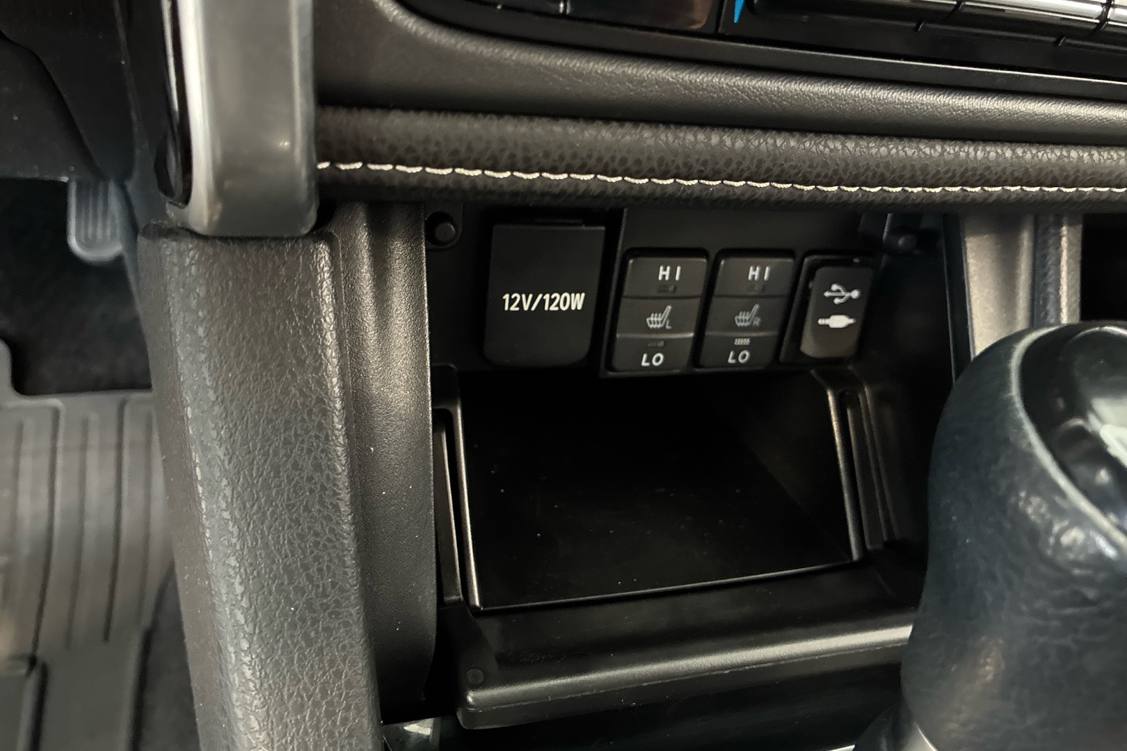 TOYOTA Corolla 2018