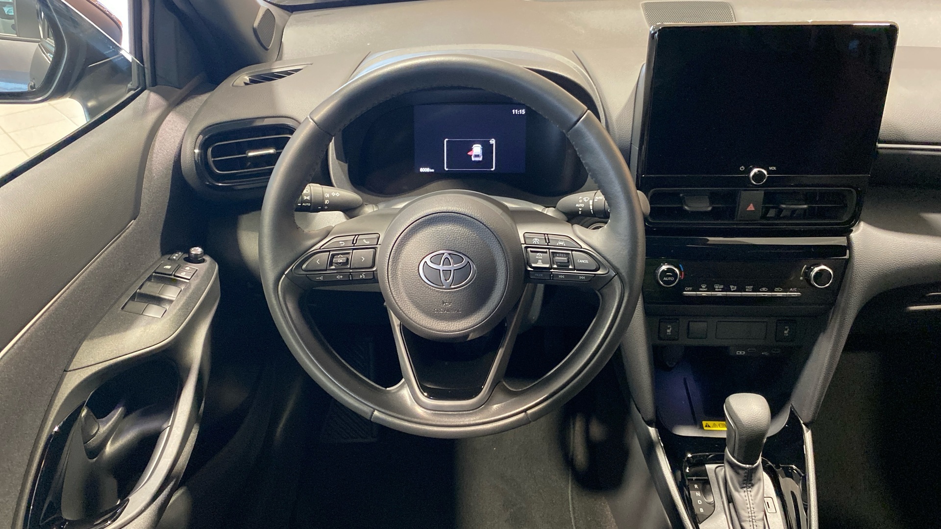 TOYOTA Yaris Cross 2025