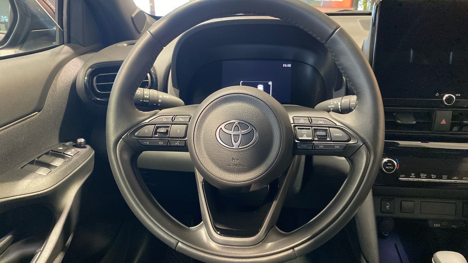 TOYOTA Yaris Cross 2025