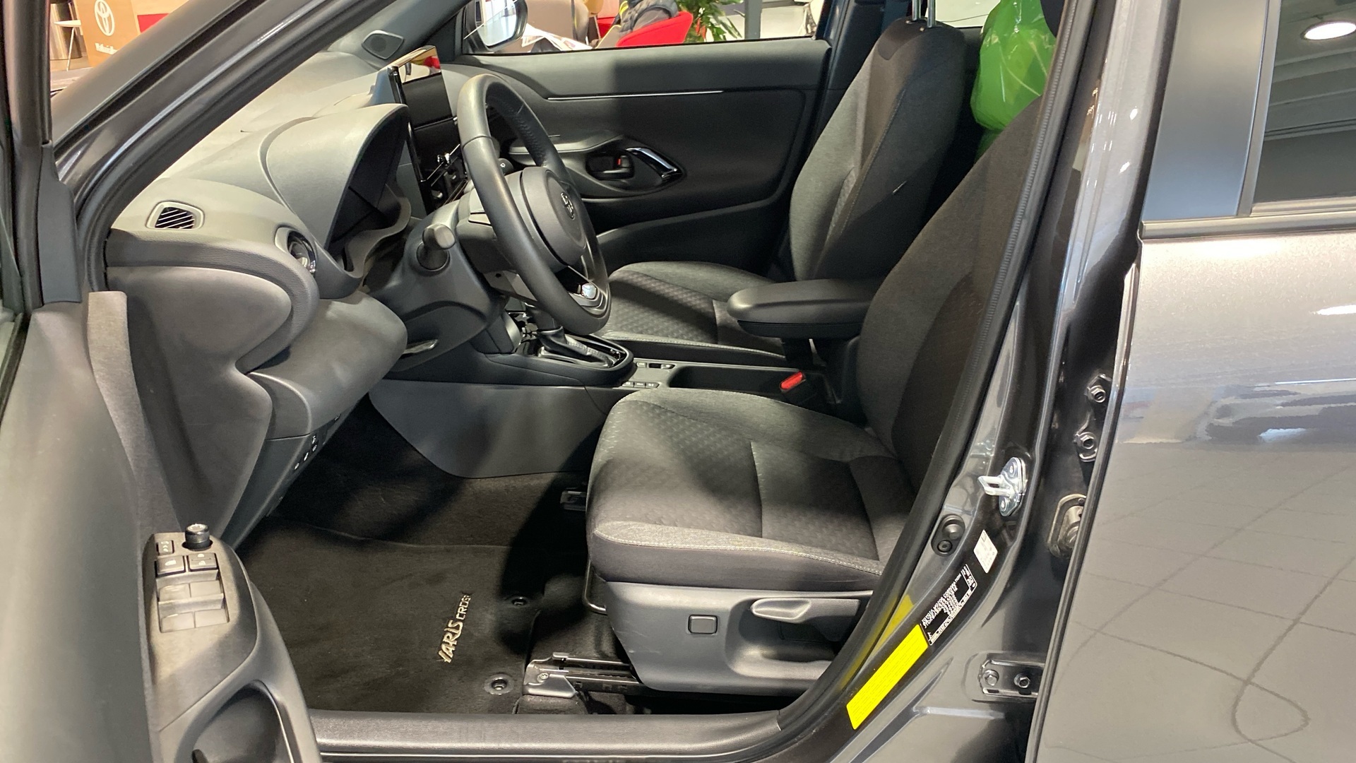 TOYOTA Yaris Cross 2025