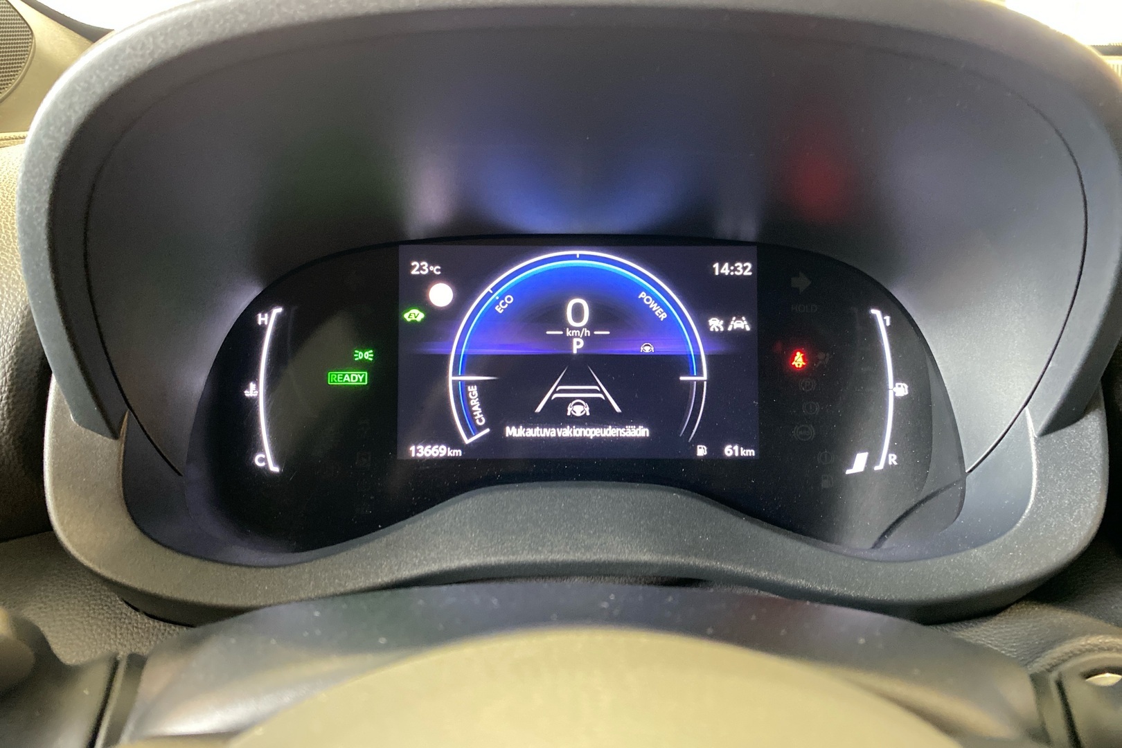 TOYOTA Yaris Cross 2025