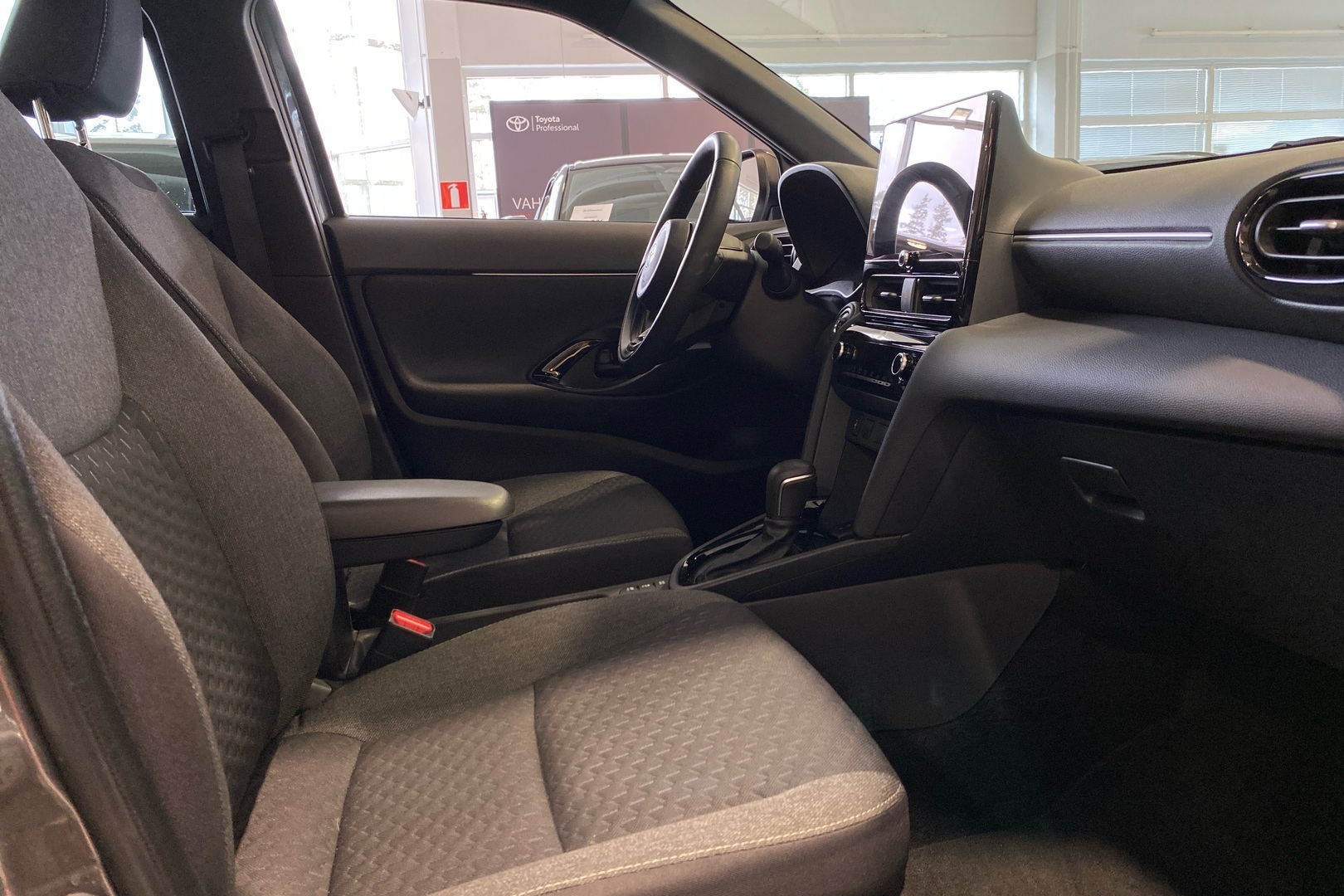 TOYOTA Yaris Cross 2025