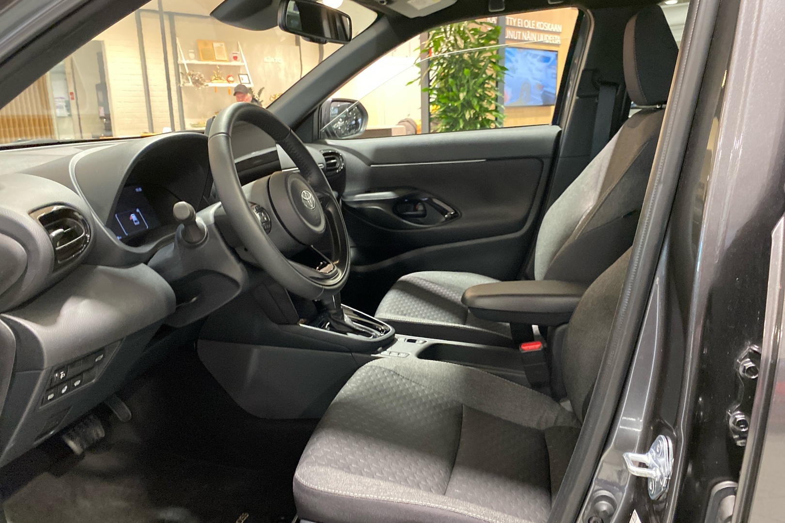 TOYOTA Yaris Cross 2025