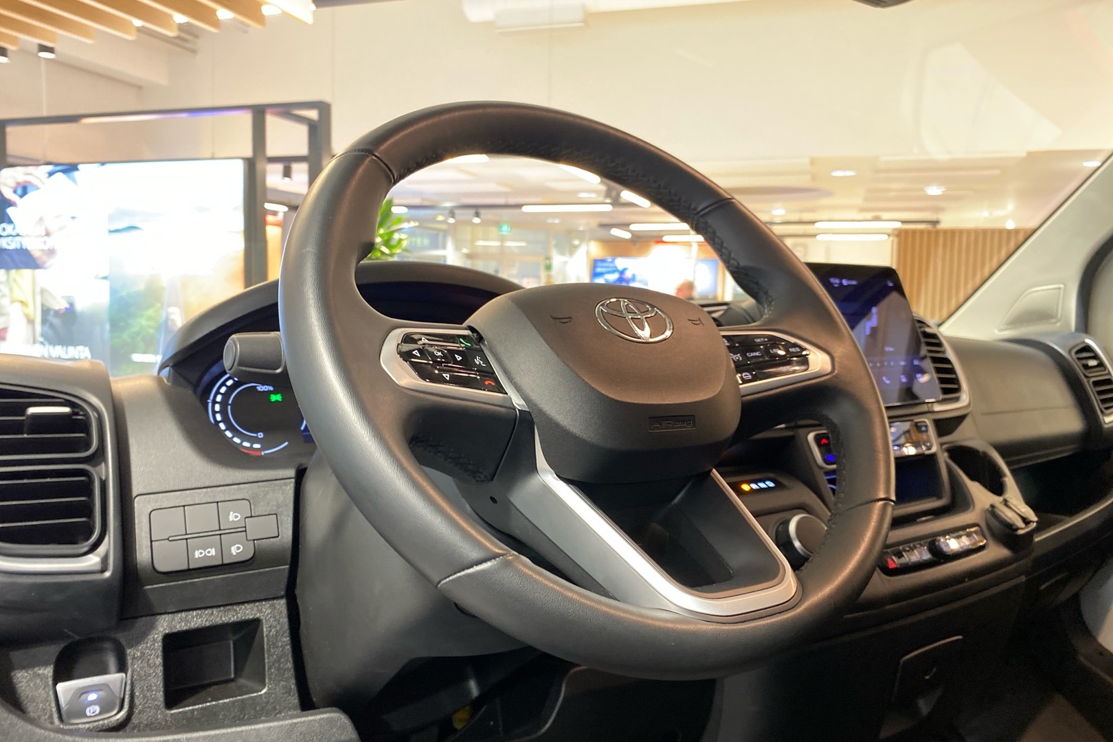 TOYOTA Proace MAX 2025