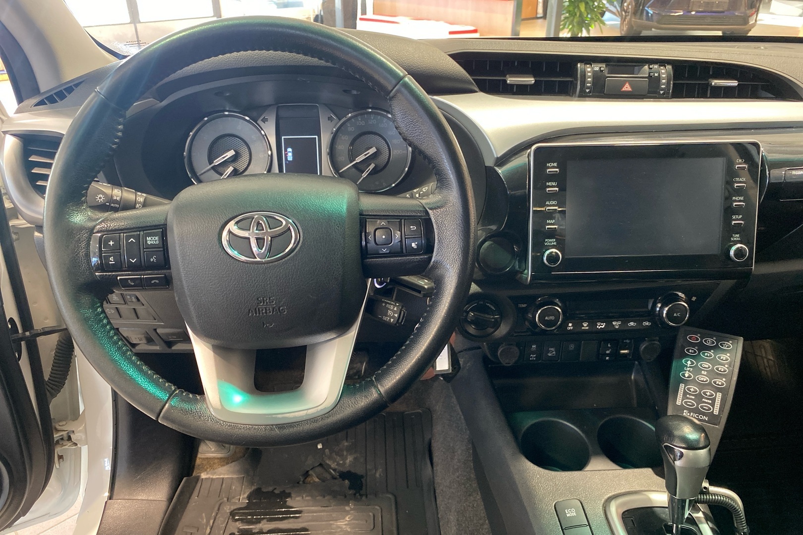 TOYOTA Hilux 2021