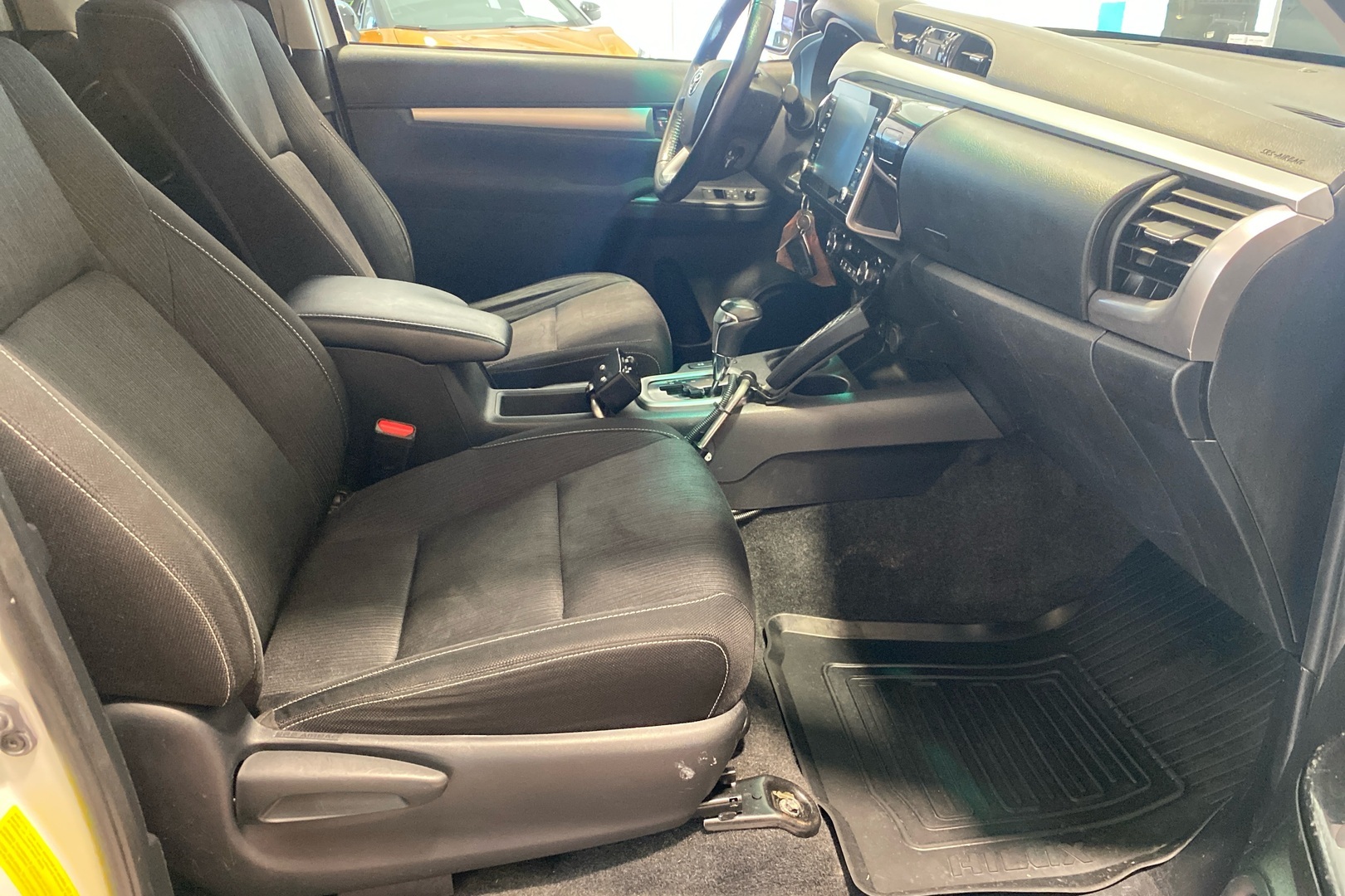 TOYOTA Hilux 2021