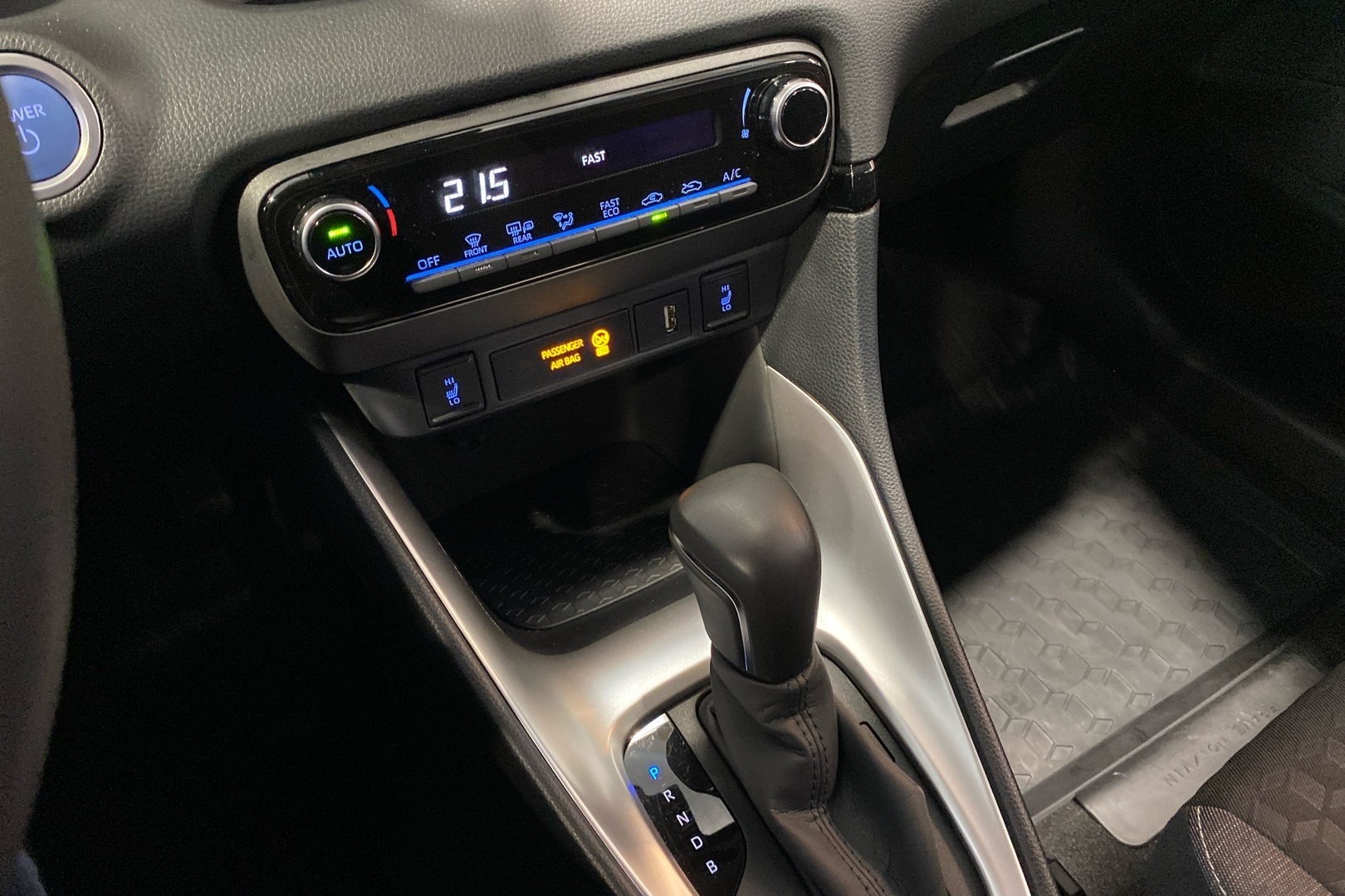 TOYOTA Yaris 2023