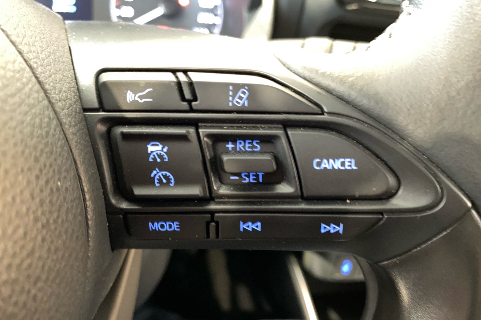TOYOTA Yaris 2023