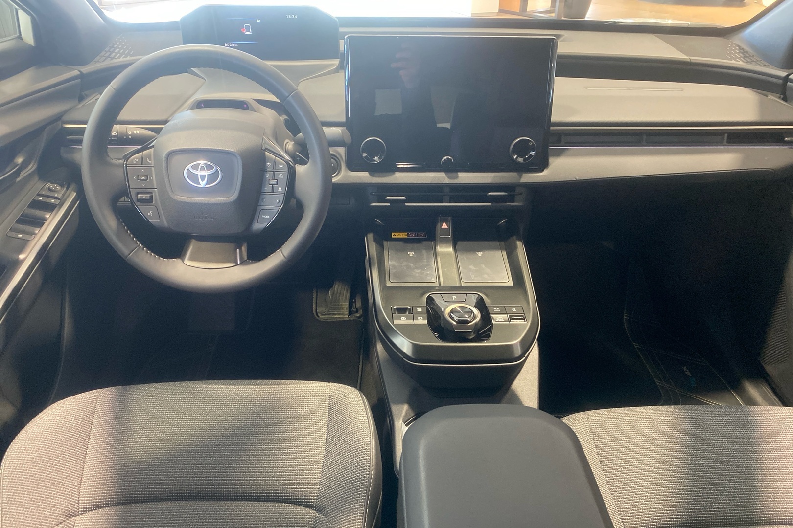TOYOTA bZ4X 2025