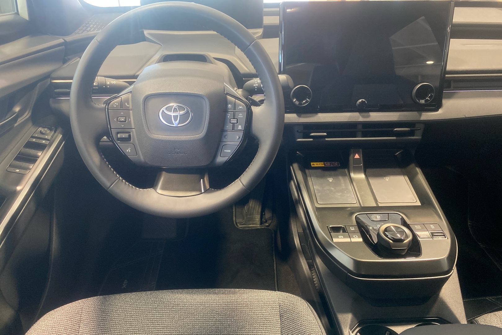 TOYOTA bZ4X 2025