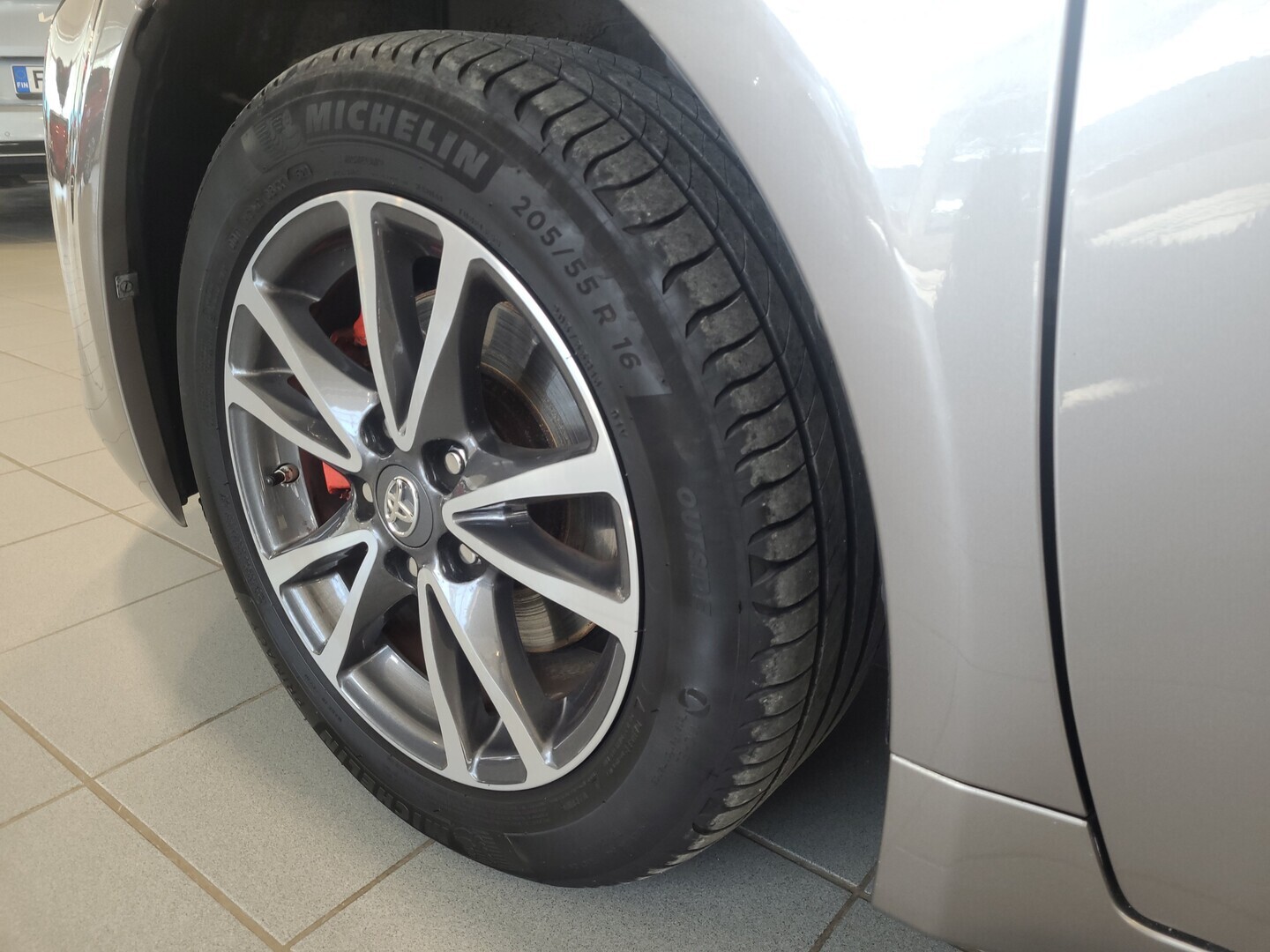 TOYOTA Avensis 2015