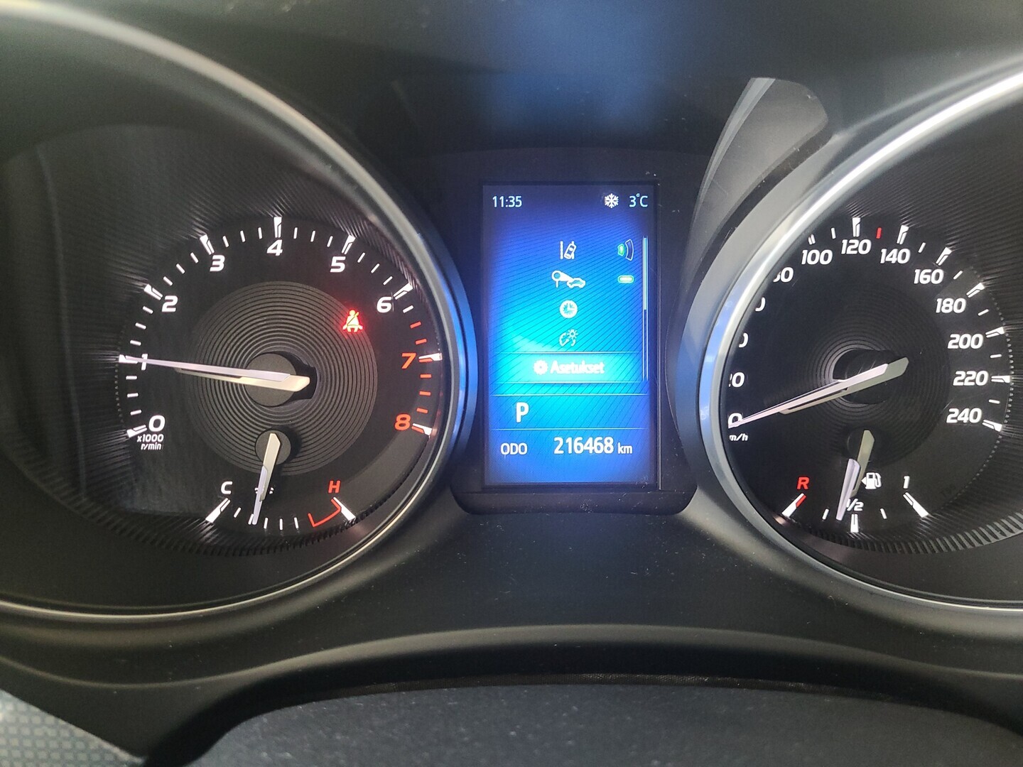 TOYOTA Avensis 2015