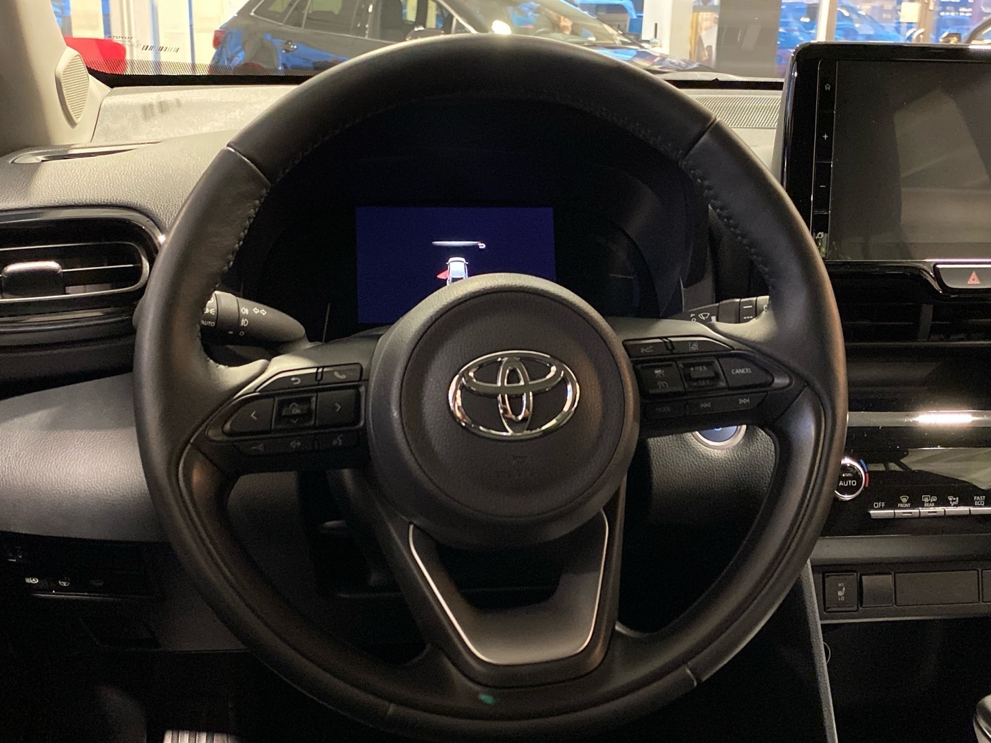 TOYOTA Yaris Cross 2024
