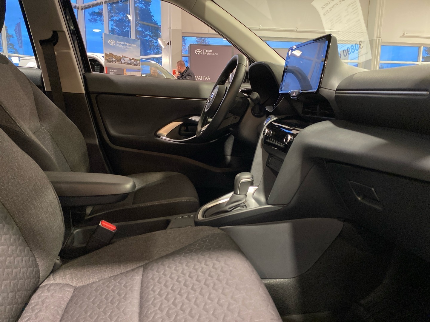 TOYOTA Yaris Cross 2024