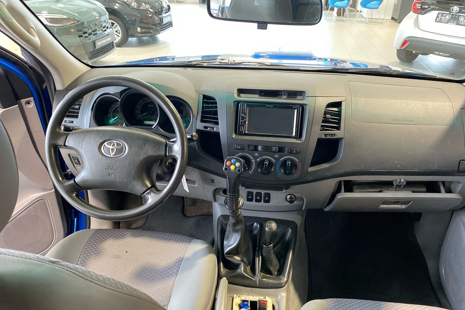 TOYOTA Hilux 2010