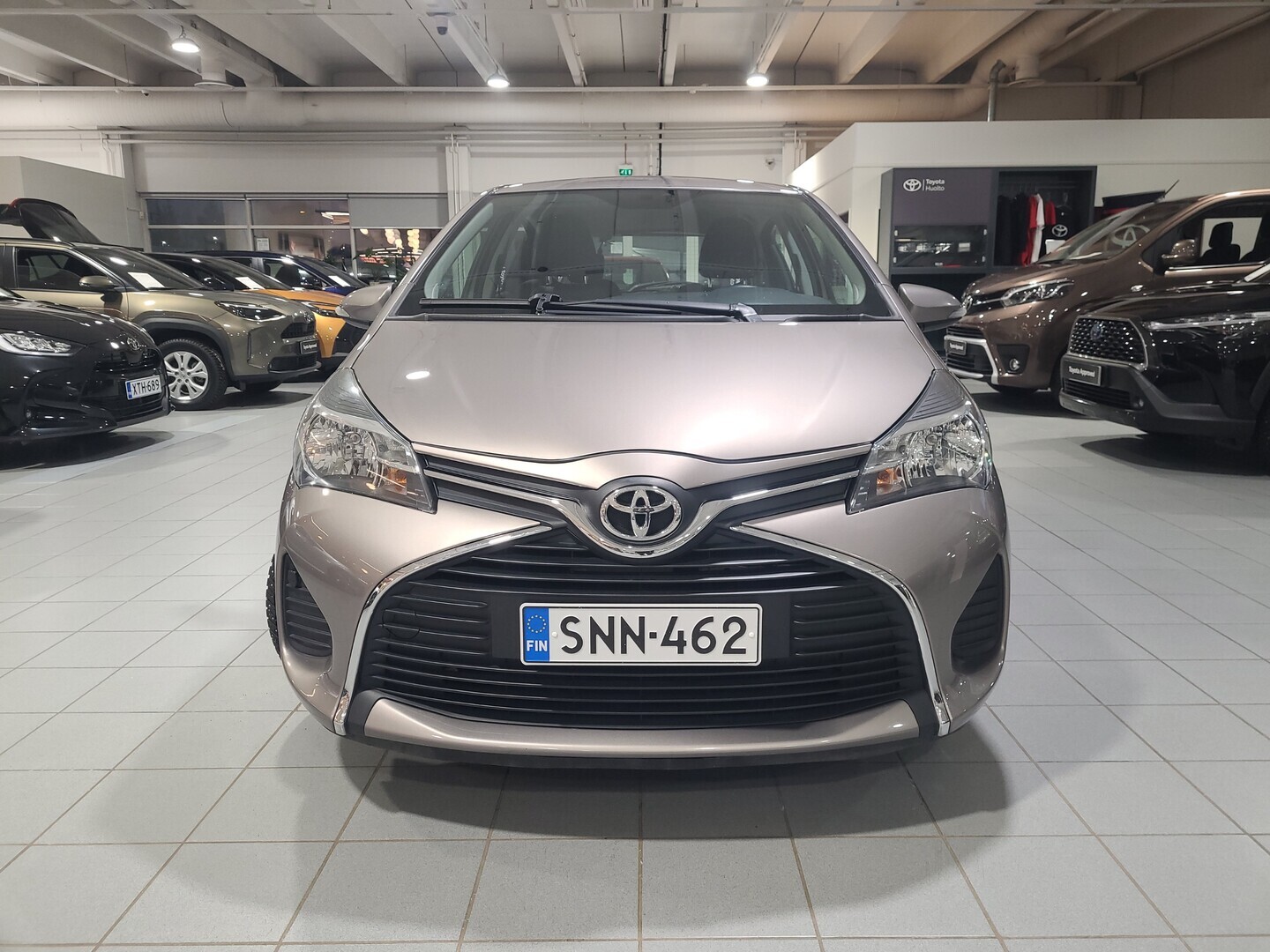 TOYOTA Yaris 2015