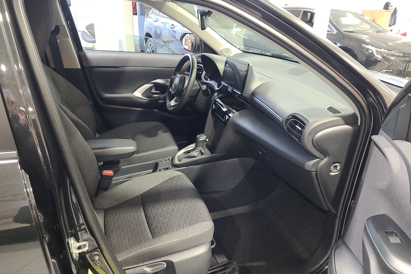 TOYOTA Yaris Cross 2023