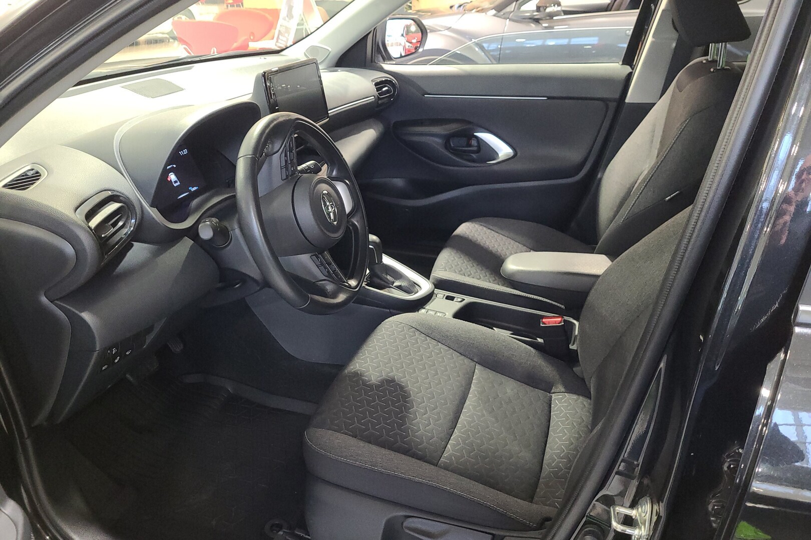 TOYOTA Yaris Cross 2023