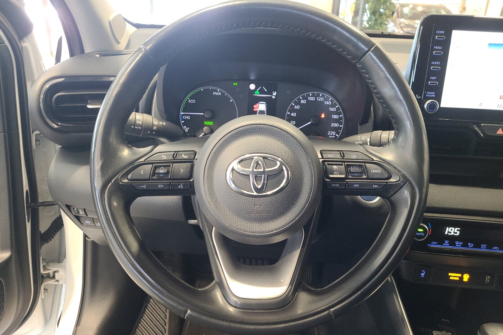 TOYOTA Yaris 2021