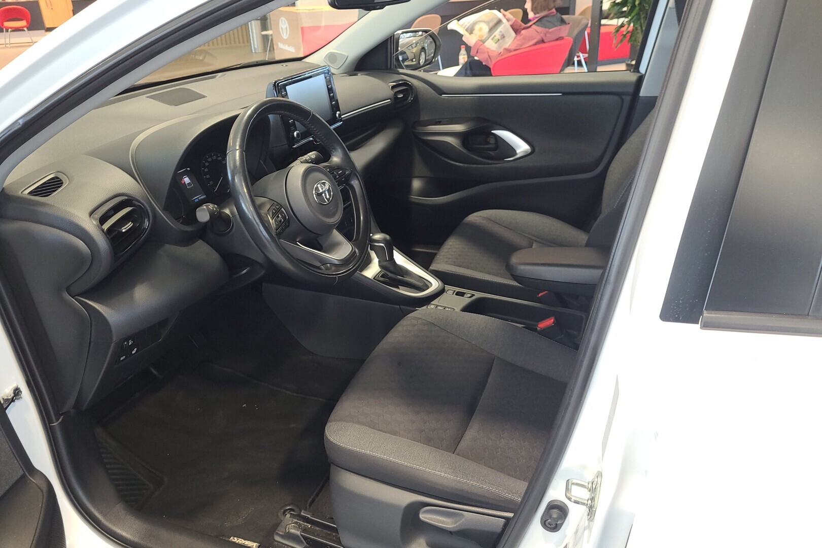 TOYOTA Yaris 2021
