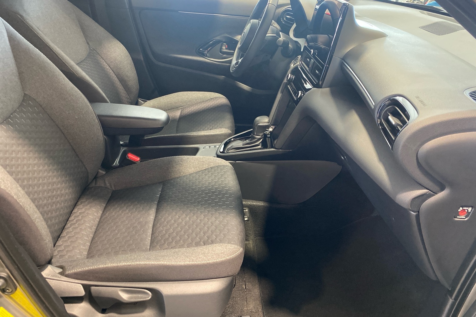 TOYOTA Yaris Cross 2025