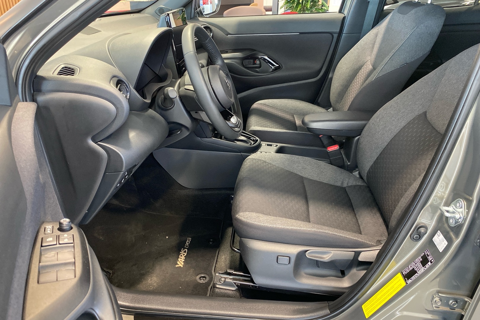 TOYOTA Yaris Cross 2025