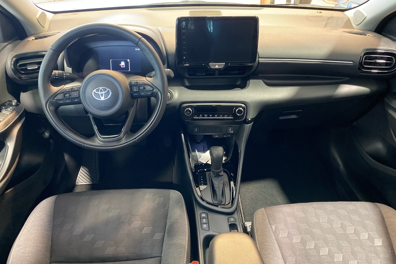 TOYOTA YARIS 2025