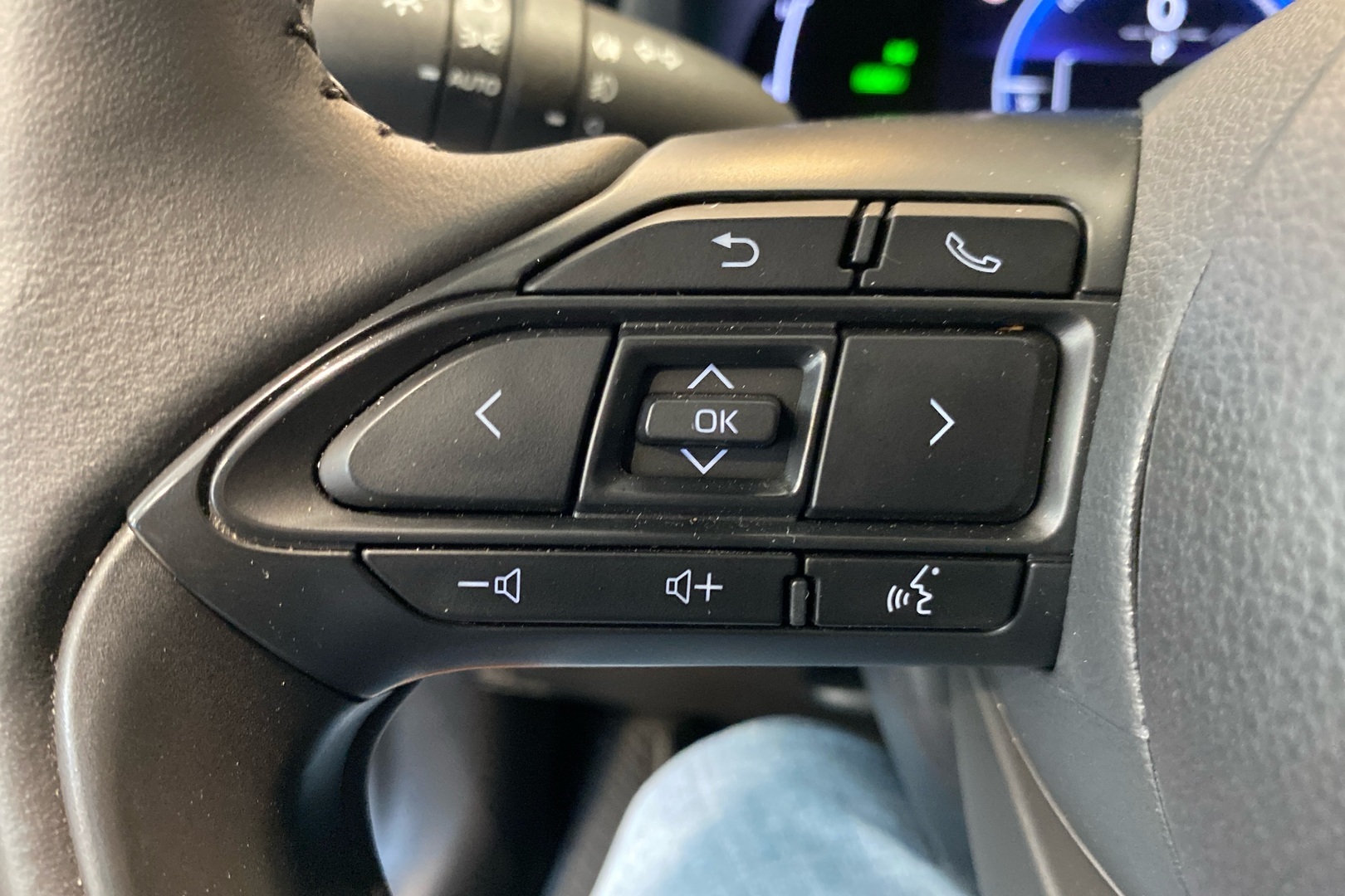 TOYOTA Yaris Cross 2025