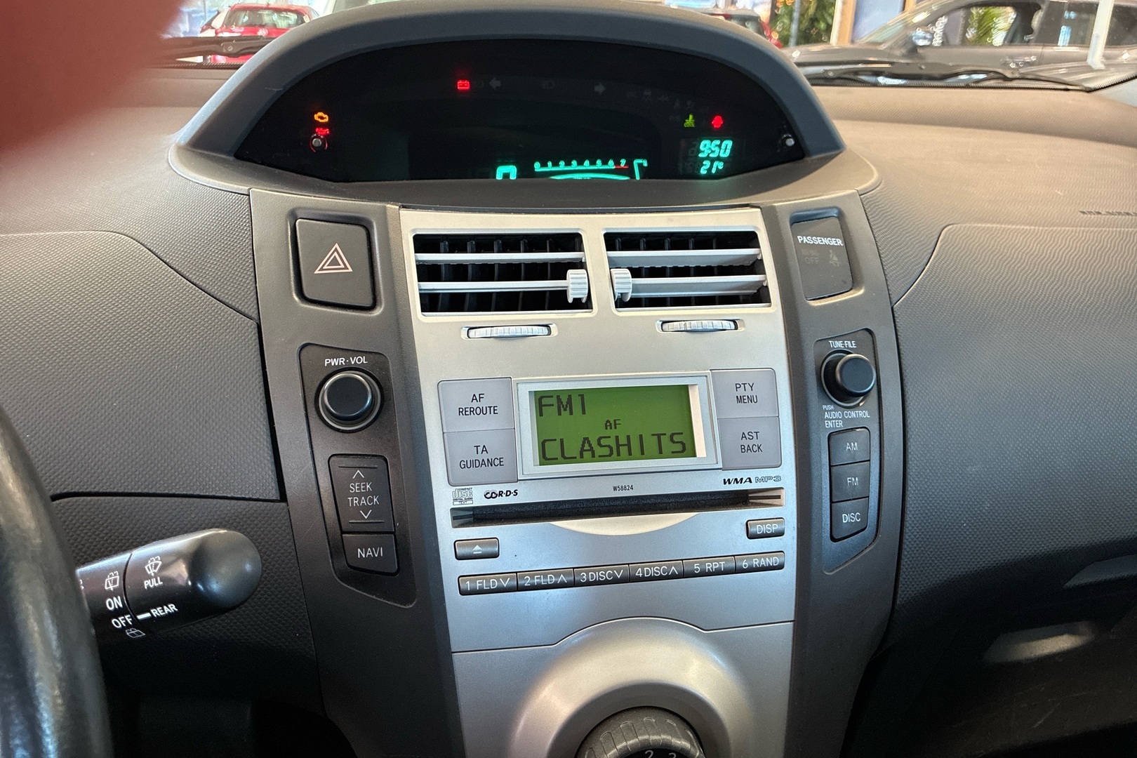 TOYOTA Yaris 2006