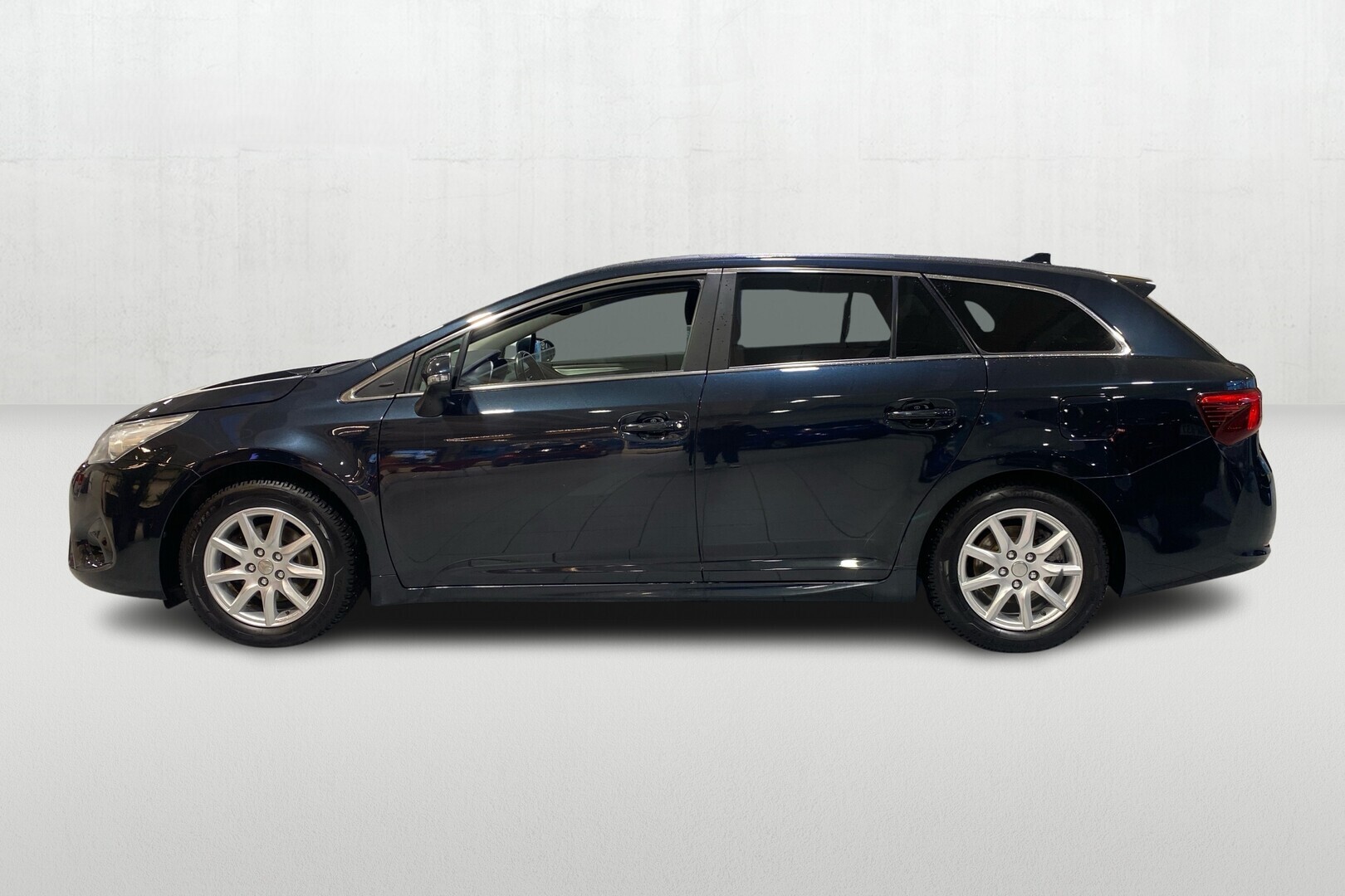TOYOTA Avensis 2015