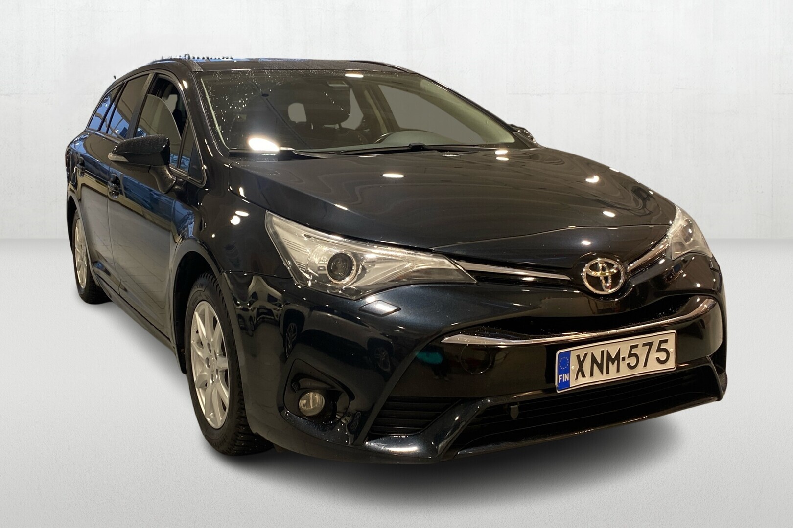 TOYOTA Avensis 2015