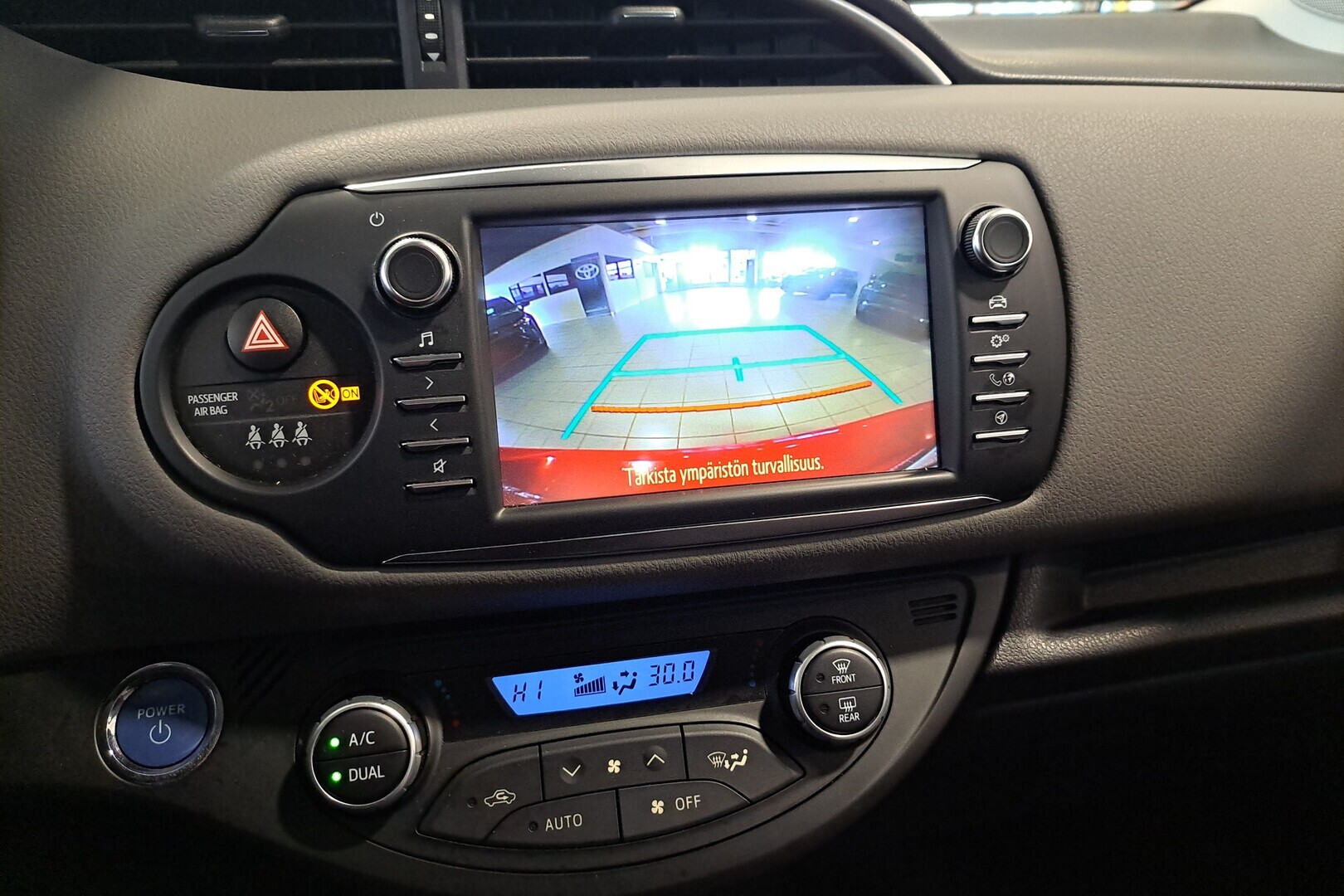 TOYOTA Yaris 2018
