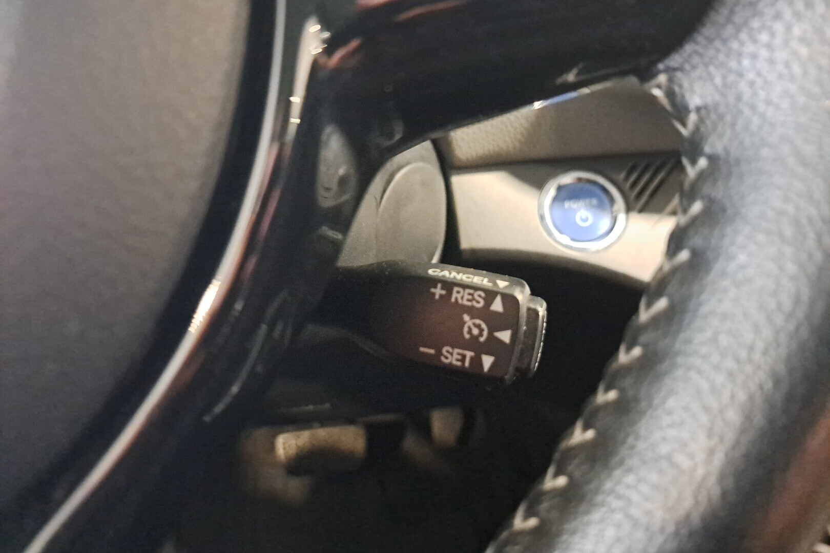 TOYOTA Yaris 2018