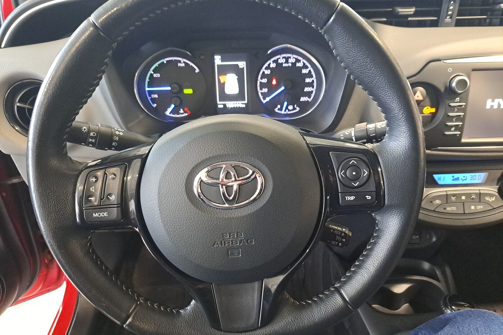 TOYOTA Yaris 2018
