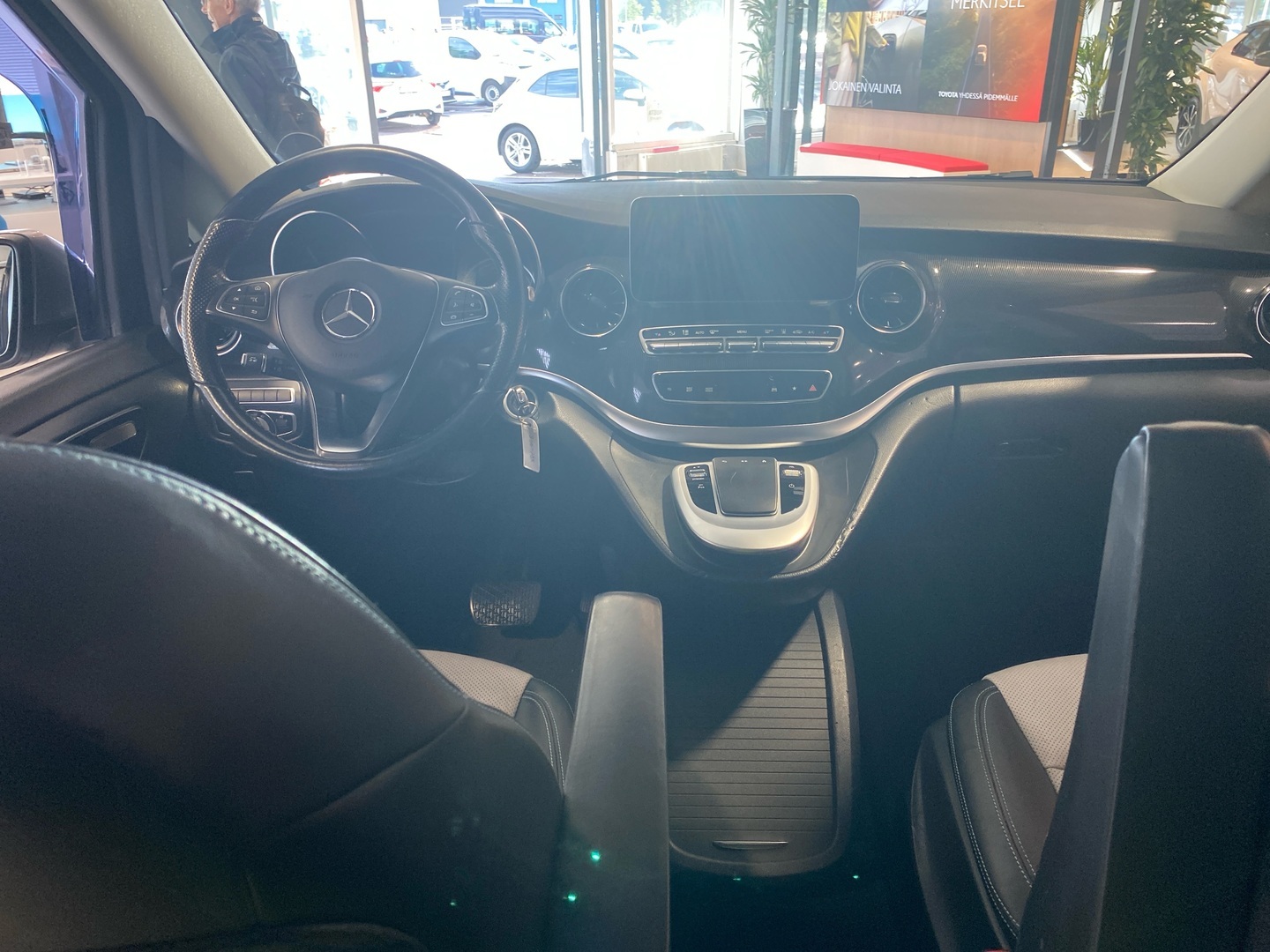 MERCEDES-BENZ EQV 2020