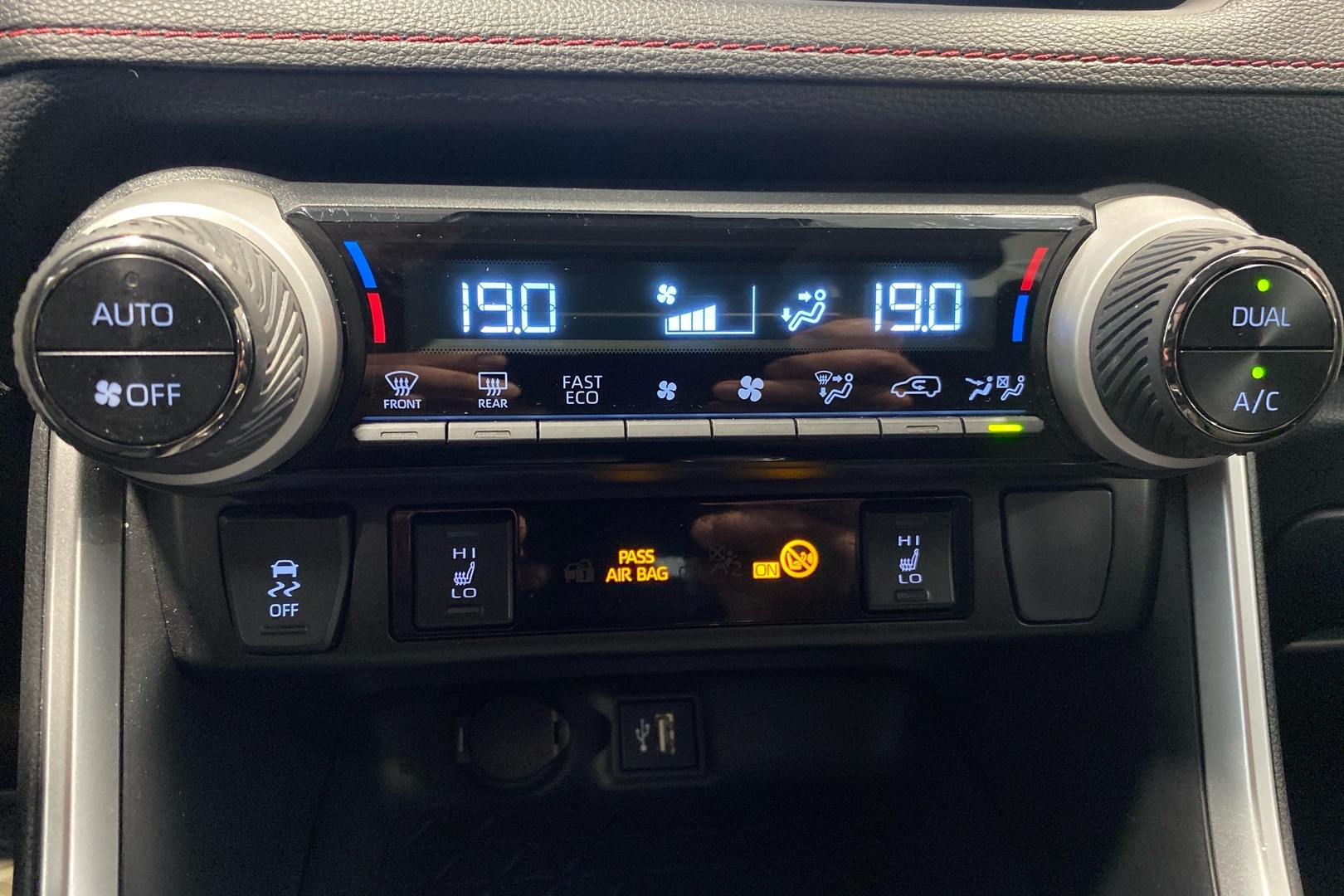 TOYOTA RAV4 Plug-in 2024