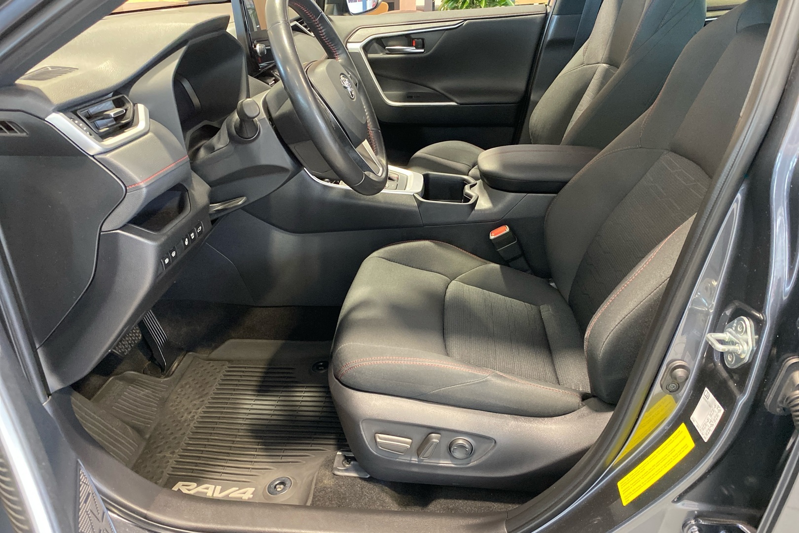 TOYOTA RAV4 Plug-in 2024