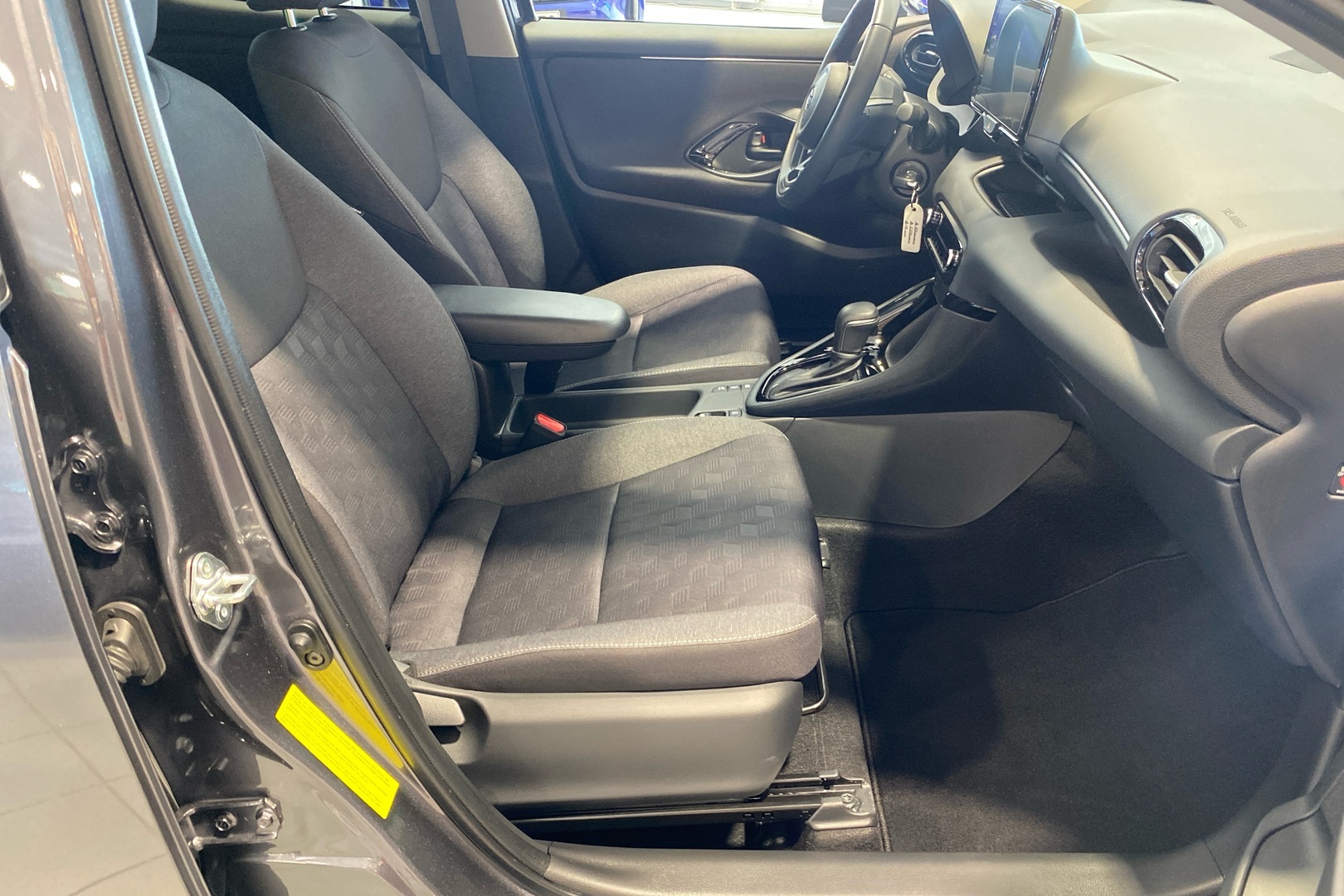 TOYOTA YARIS 2025