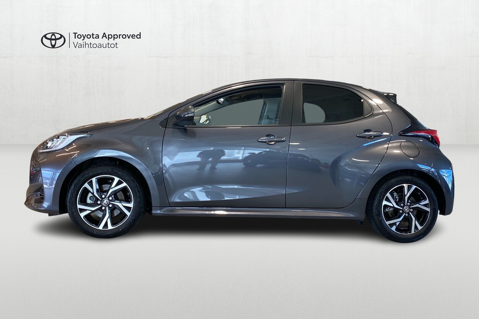 TOYOTA YARIS 2025
