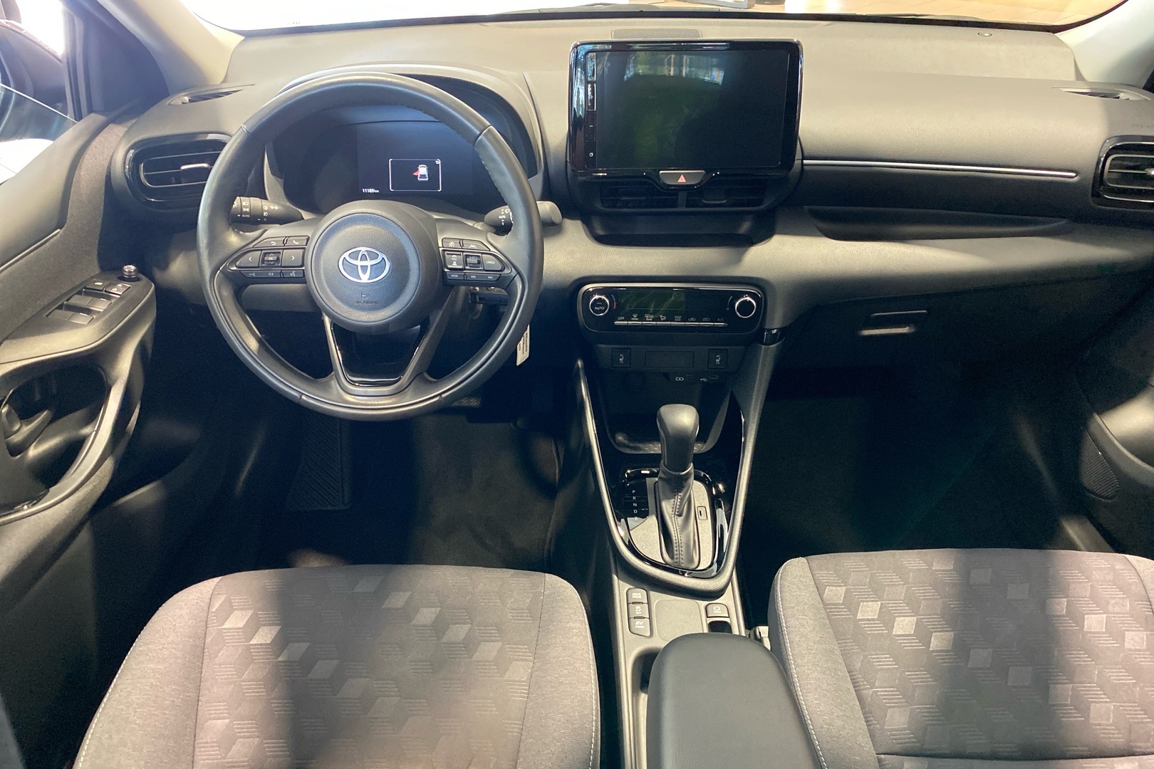 TOYOTA YARIS 2025