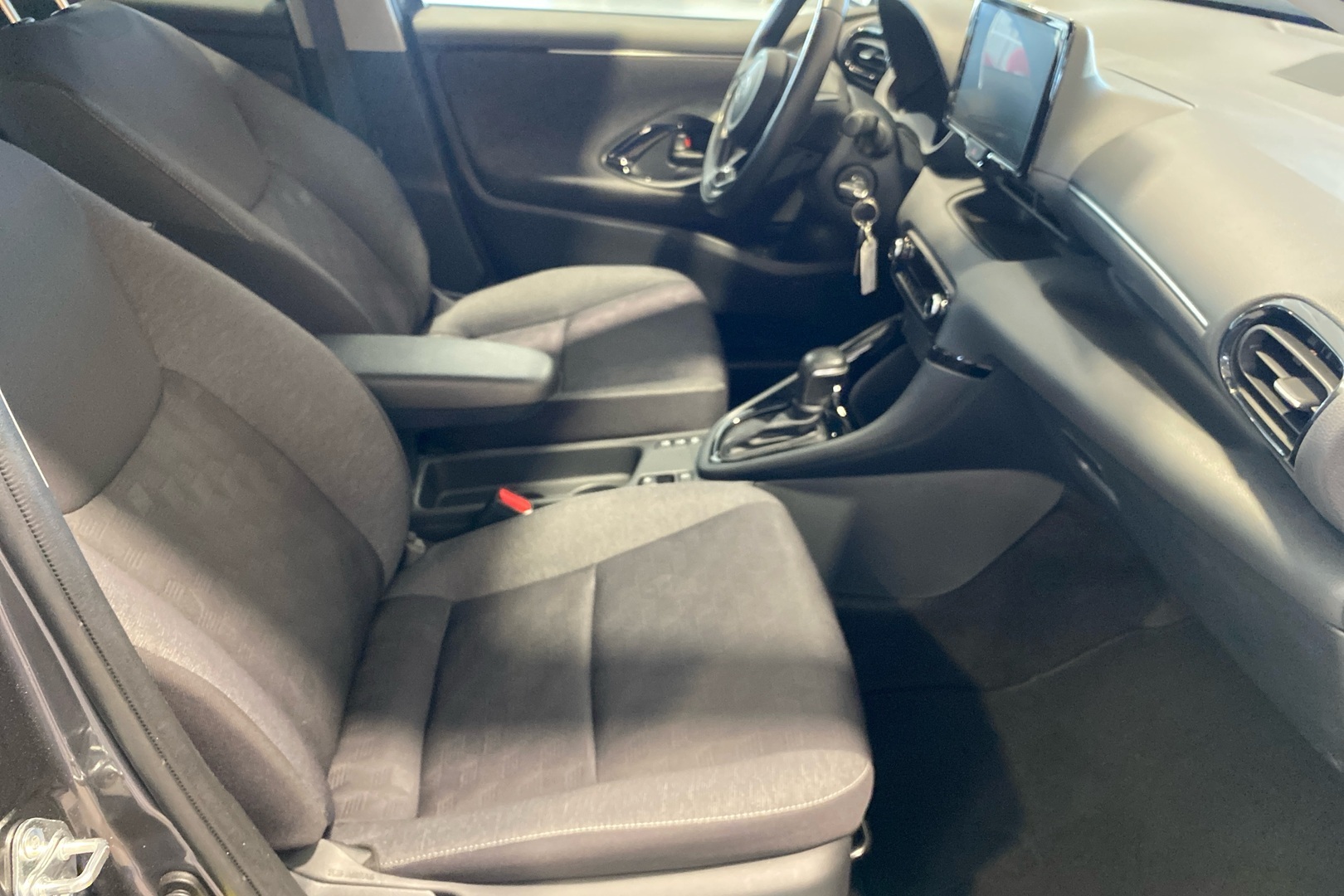 TOYOTA YARIS 2025